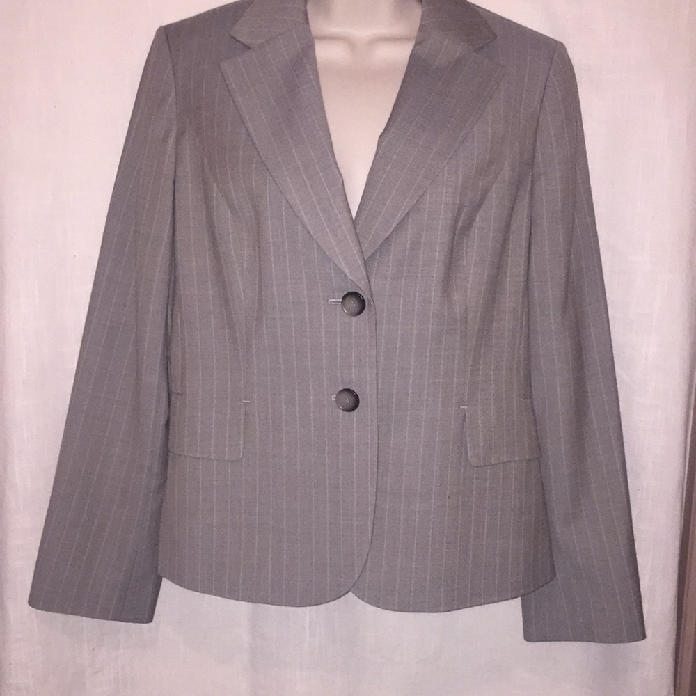 Ann Taylor 10 petite lined blazer